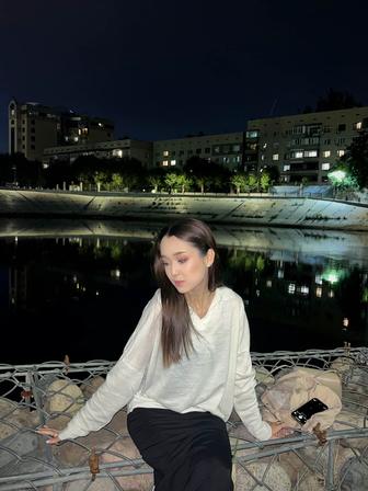 Официант / официантка