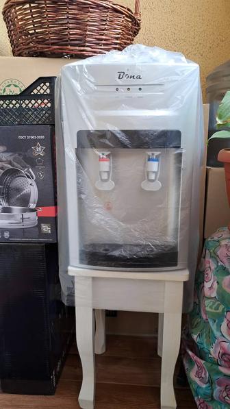 Продам диспенсер для воды