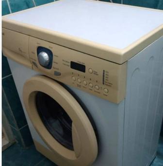Продам стиральную машину LG в рабочень состоянии