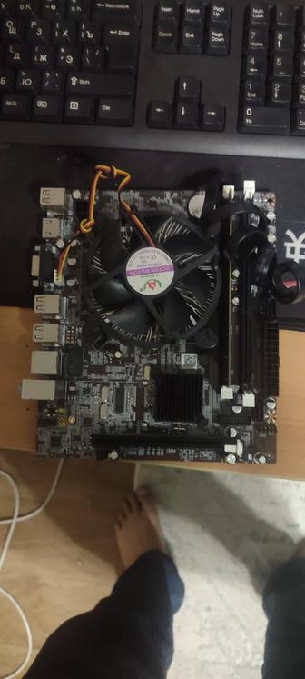 Материнская плата