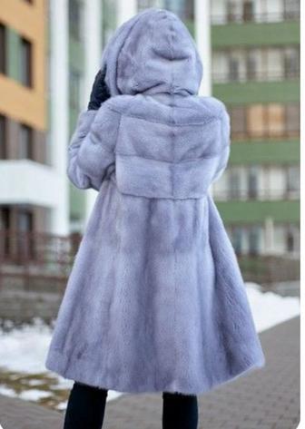Норковая шуба голубая с капюшоном. Греция