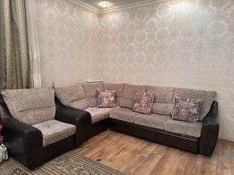 Продам угловой диван с креслом