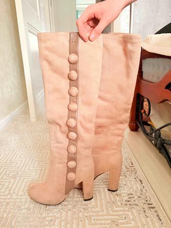 Очень красивая обувь для Ваших ног. Сапоги находятся в Майкудуке.