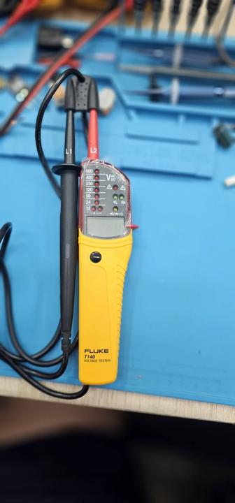 Fluke T140