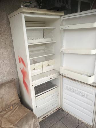 Отдам даром холодильник