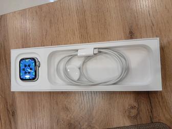 Продам Apple Watch SE (2-го поколения) 40мм
