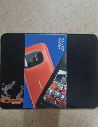 Nokia 808 оригинал в новом состоянии