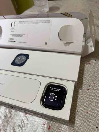 Продам Apple watch 8
