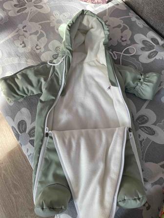 Продам комбез с 0 до 6 месяцев состояние отличное