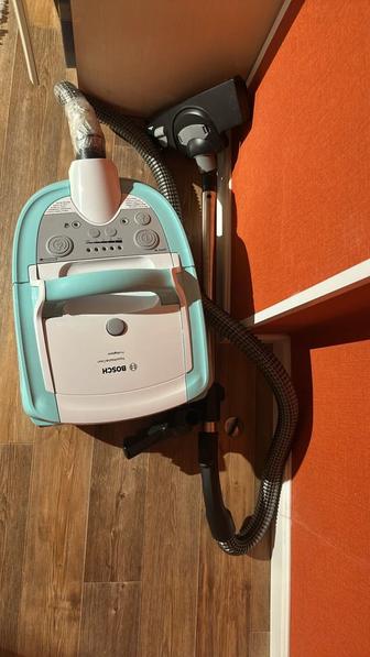 Продам пылесос Bosch