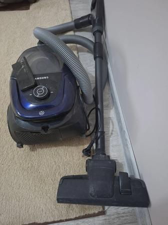 Пылесос продам