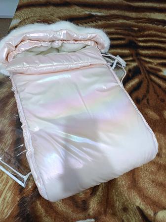 Продам зимний конверт для выписки, так же можно использовать для прогулок