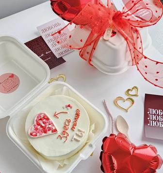 Бенто торт 5000 тг.С оформлением на 14 февраля!