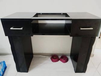 Продам стол маникюрный