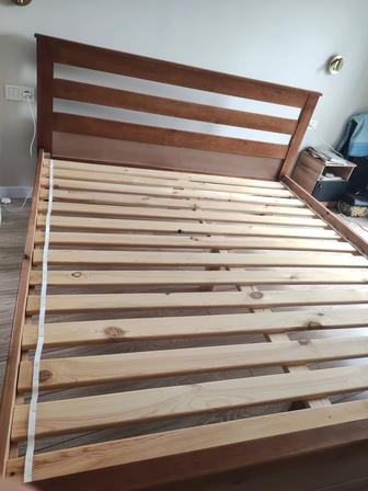 Продам спальную кровать, размеры 2 на 1,80