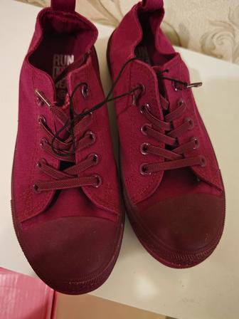 Кроссовки/кеды на девочку