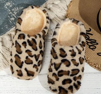 Продам женские плюшевые тапочки. Отличное дополнение к подарку.