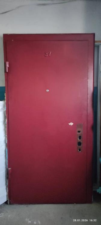 Дверь входная железная