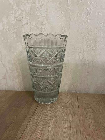 Продам вазу СССР (стекло)