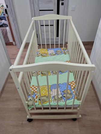 Продам детскую кроватку
