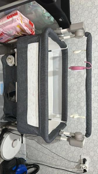 Детская кроватка с электро маятником Ining baby