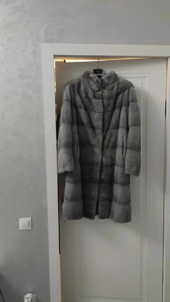 Продам серую норковую шубу