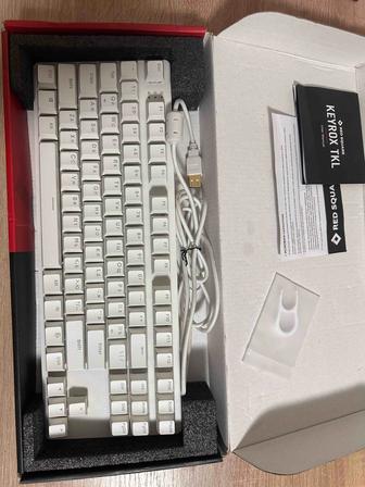 Продам клавиатуру Red Square Keyrox TKL