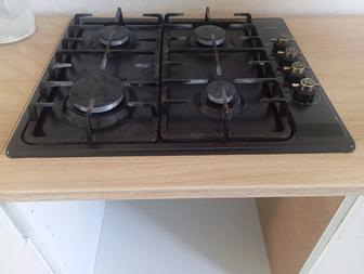 Газовая поверхность черный DARINA четыре бампера бу