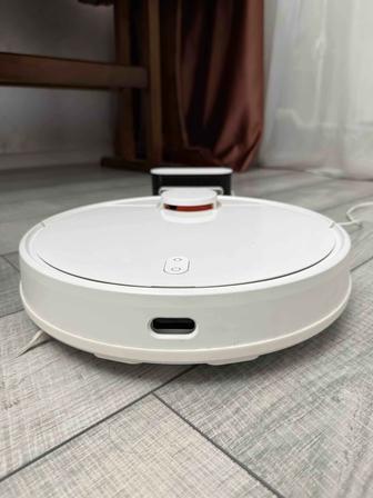 робот-пылесос Xiaomi Mi Robot Vacuum Mop