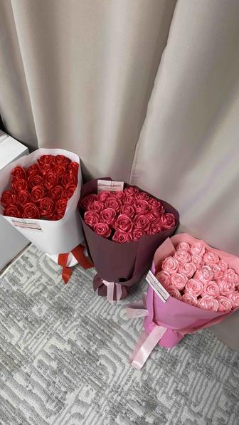 Букет роз из атласных лент