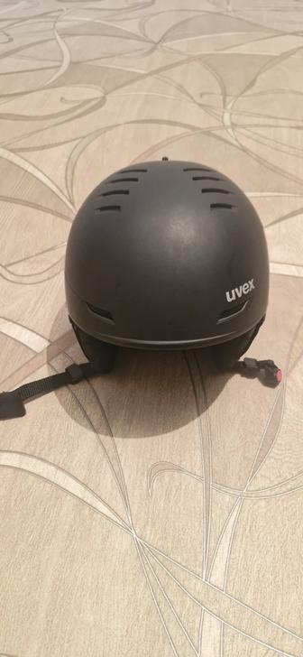 Горнолыжный шлем