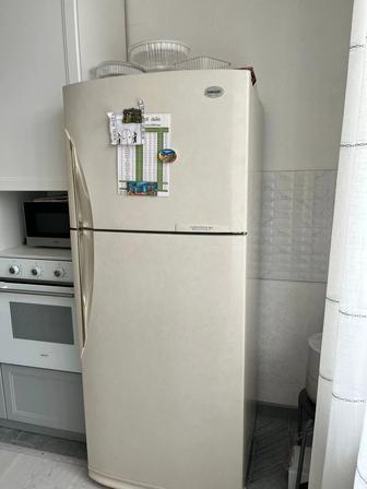 Продам холодильник