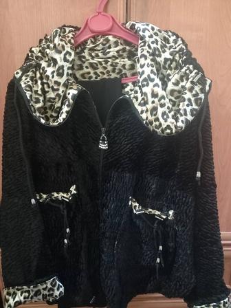 Красивая новая курточка