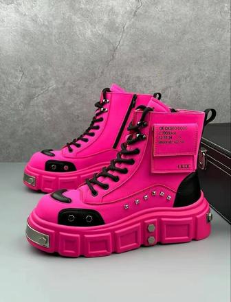 Теплые зимние ботинки,41р