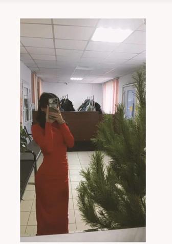 красное платье размера S