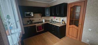 Продам кухонный гарнитур с плитой