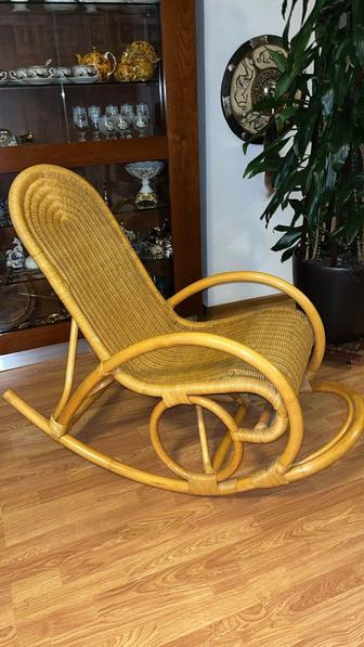 КРЕСЛО-КАЧАЛКА