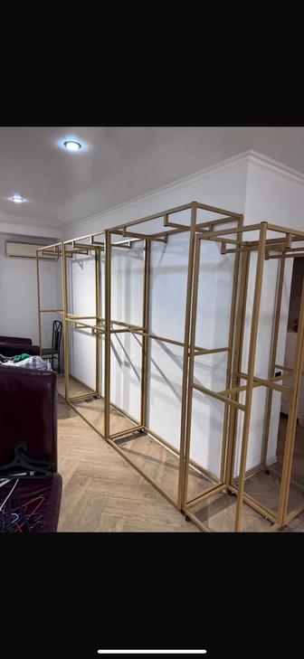 Продам стеллажи для одежды