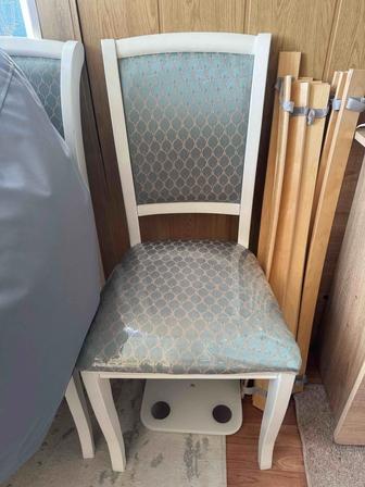 Продам 6 стульев с небольшим дефектами