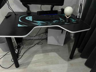 Продам игровой компьютерный стол