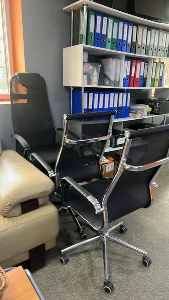 Продаем офисные кресла