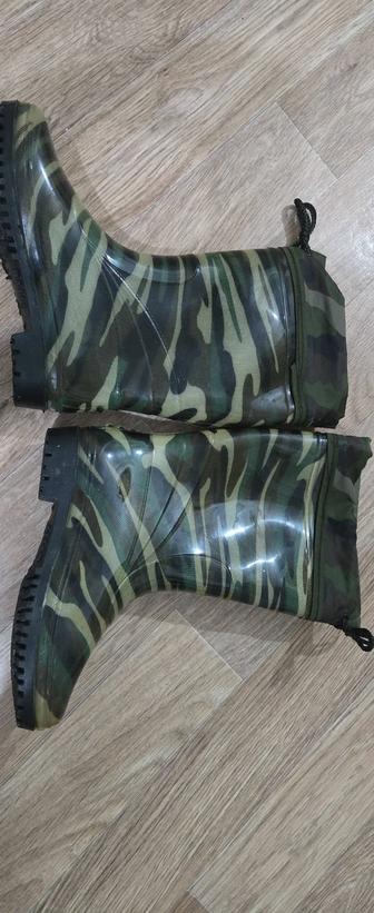 Резиновые сапоги