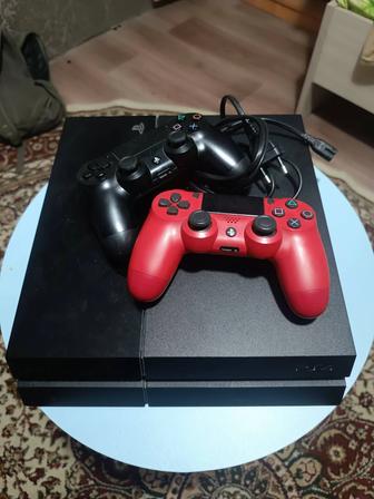 Sony PlayStation 4 с 2 контроллерами