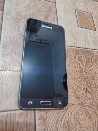 Телефон Samsung Самсунг J3(2016)