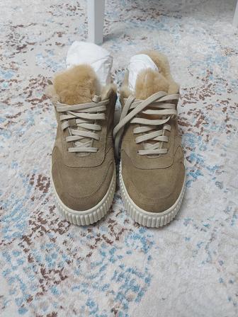 Зимние кроссовки