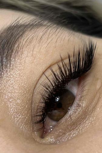 Наращивание, ламинирование ресниц и бровей