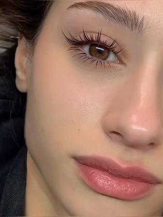 Наращивание ресниц модели