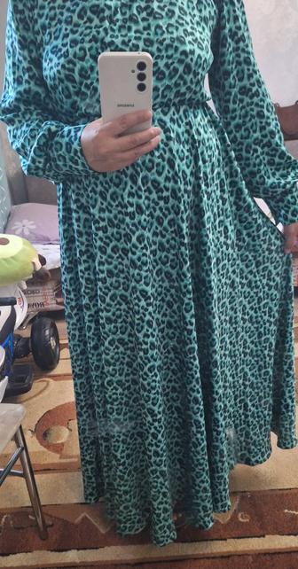 Платье продам