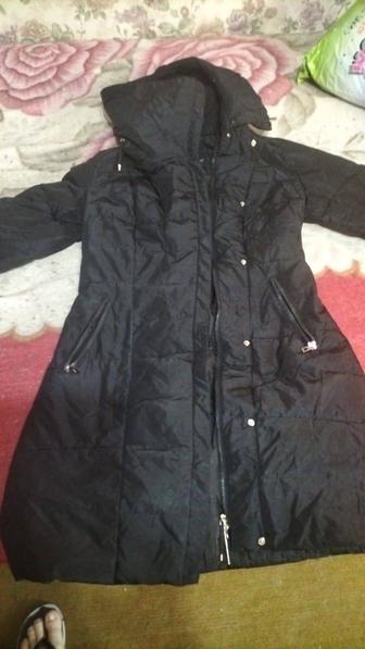 Продам верхнюю одежду и джинсы на девочку подростка