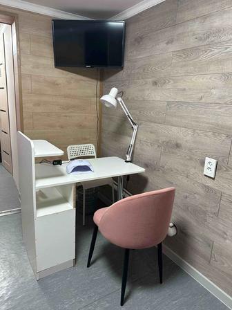 Сдам стол для маникюра